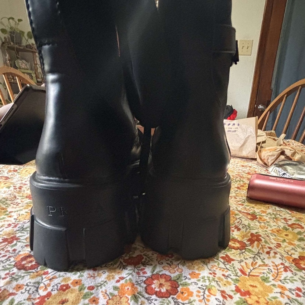 prada boots - Picture 6 of 6